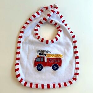 NWOT Grandpa’s Little Hero Bib